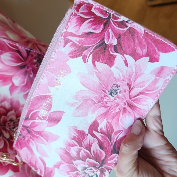 Tabitha Webb Pink White Floral Tote & Wristlet - Picture 3 of 16